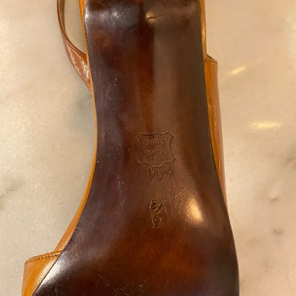 Vintage Bruno Magli Slingback pumps - Picture 3 of 3